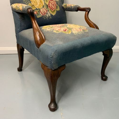 GEORGIAN WALNUT GAINSBOROUGH ARMCHAIR IN VINTAGE NEEDLEPOINT - ADDITIONAL PHOTO 4