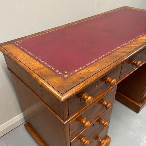 VICTORIAN KNEEHOLE PEDESTAL DESK WITH LEATHER TOP - ADDITIONAL PHOTO 2