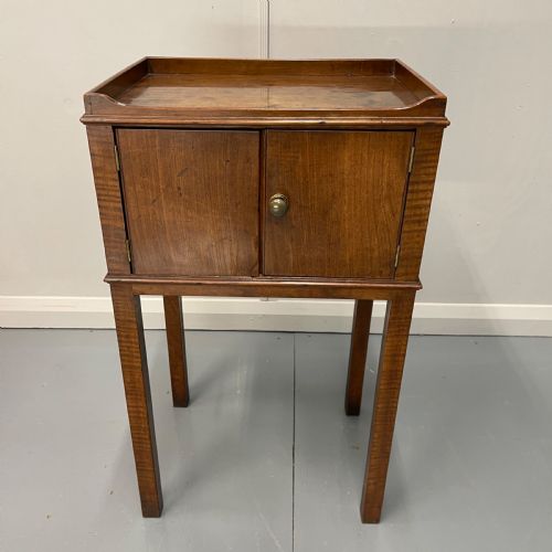 GEORGIAN TWO DOOR SIDE CABINET OR LAMP TABLE - ADDITIONAL PHOTO 1
