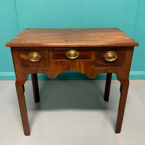 georgian mahogany lowboy side lamp table - CATEGORY: ANTIQUE TABLES - DATED 18TH CENTURY