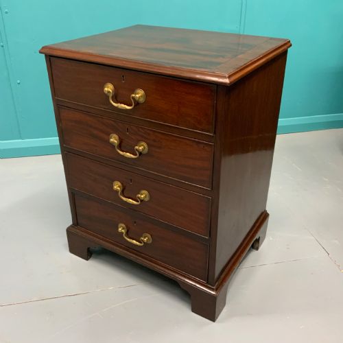 SMALL GEORGIAN FOUR DRAWER CHEST - ADDITIONAL PHOTO 4
