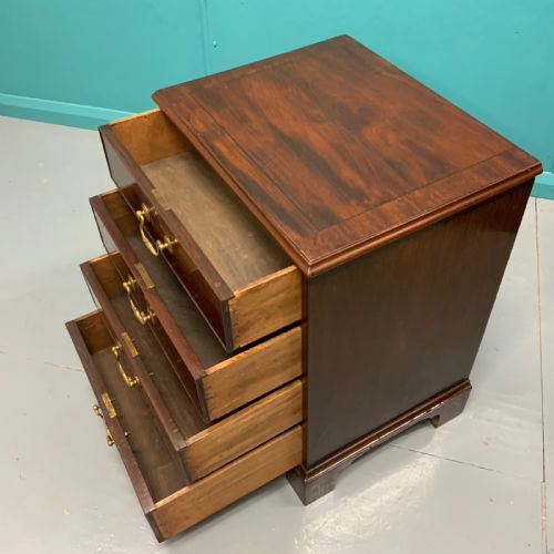 SMALL GEORGIAN FOUR DRAWER CHEST - ADDITIONAL PHOTO 6