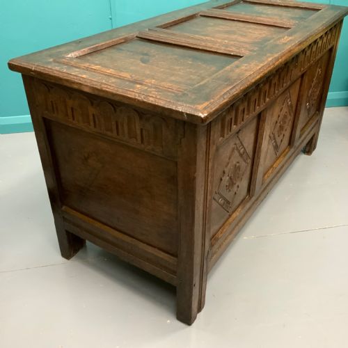 18TH CENTURY OAK PANELLED COFFER - ADDITIONAL PHOTO 4