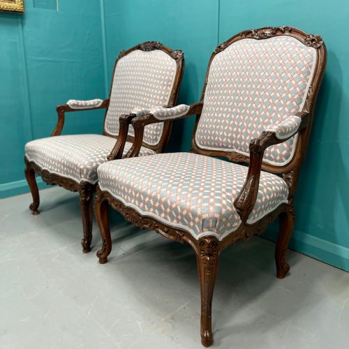 NEWLY UPHOLSTERED VERY NEAR PAIR OF FRENCH ARMCHAIRS - ADDITIONAL PHOTO 4