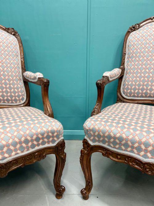 NEWLY UPHOLSTERED VERY NEAR PAIR OF FRENCH ARMCHAIRS - ADDITIONAL PHOTO 5