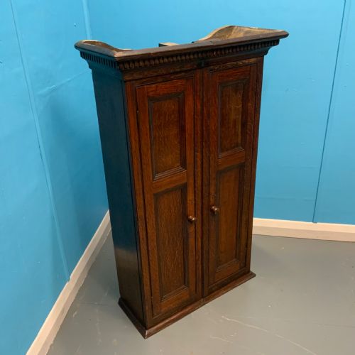 GEORGIAN OAK PANELLED HANGING CUPBOARD - ADDITIONAL PHOTO 2