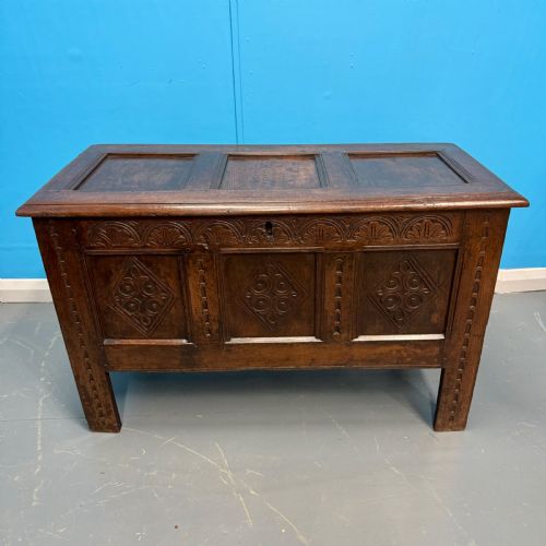 18TH CENTURY OAK PANELLED COFFER - ADDITIONAL PHOTO 5