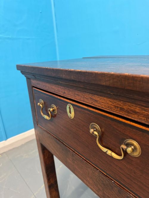 LATE 18TH CENTURY OAK DRESSER BASE - ADDITIONAL PHOTO 1