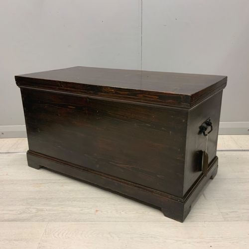 VICTORIAN PINE BLANKET BOX WITH WORKING LOCK KEY - ADDITIONAL PHOTO 2