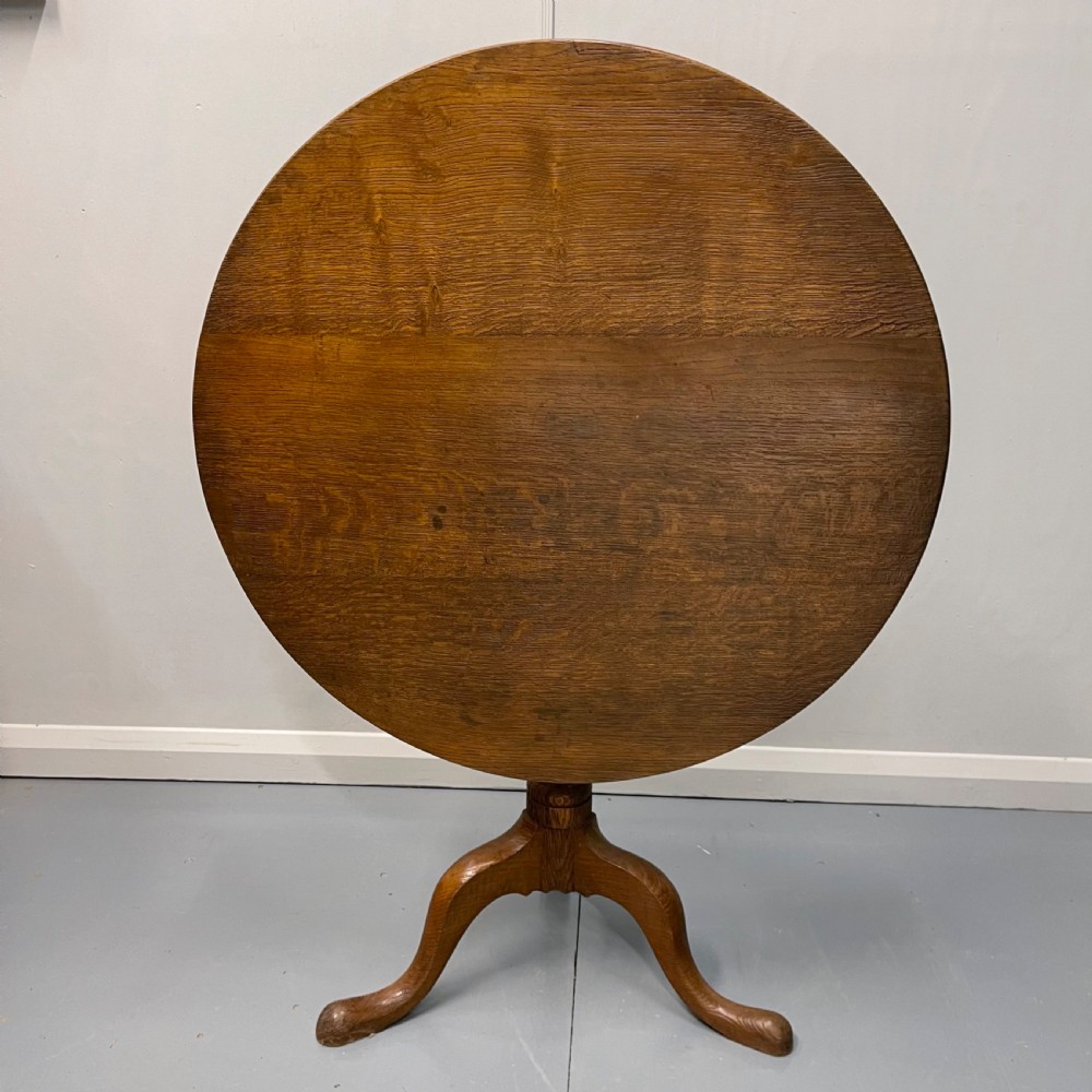 Georgian round oak side lamp table View V