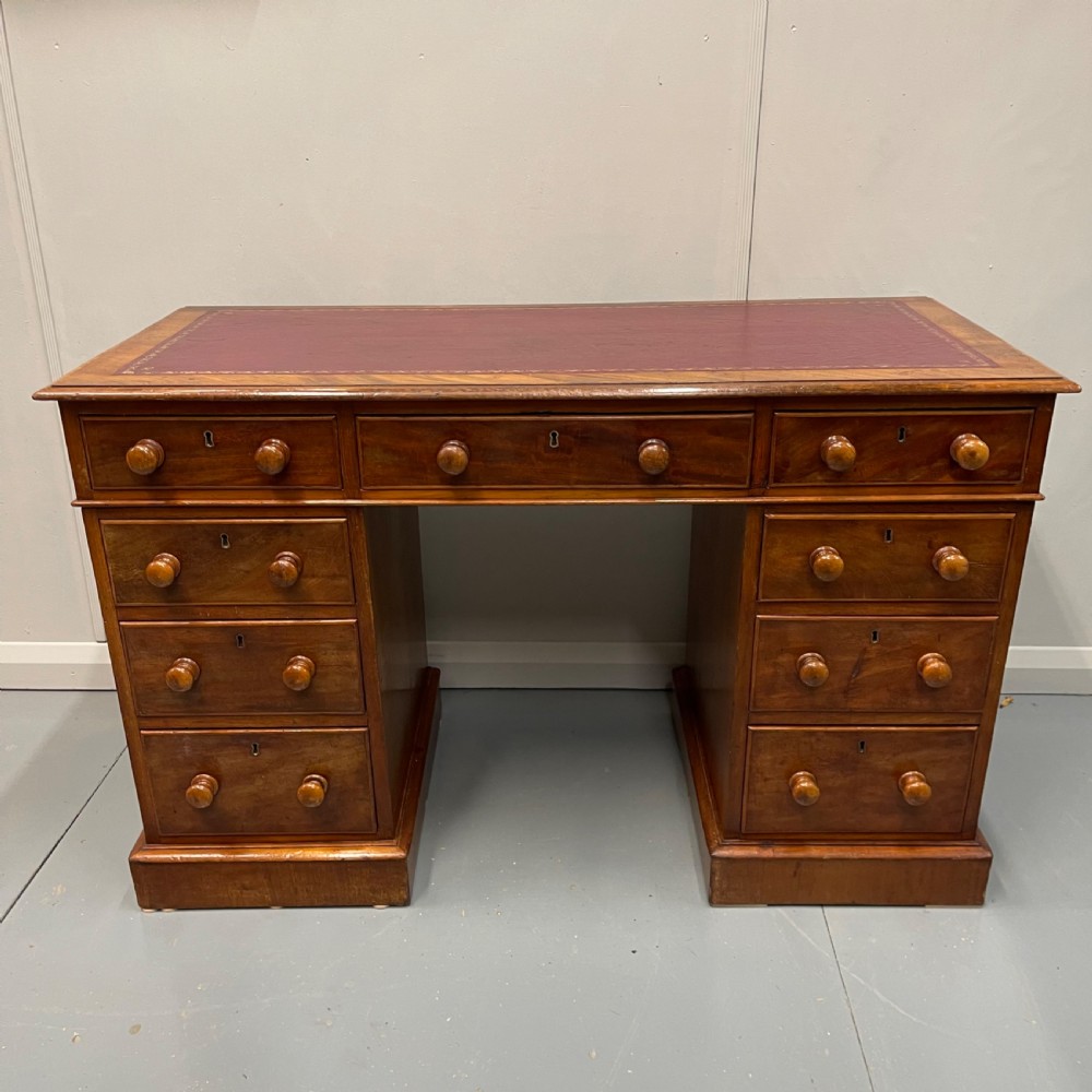 Victorian kneehole pedestal desk with leather top View II