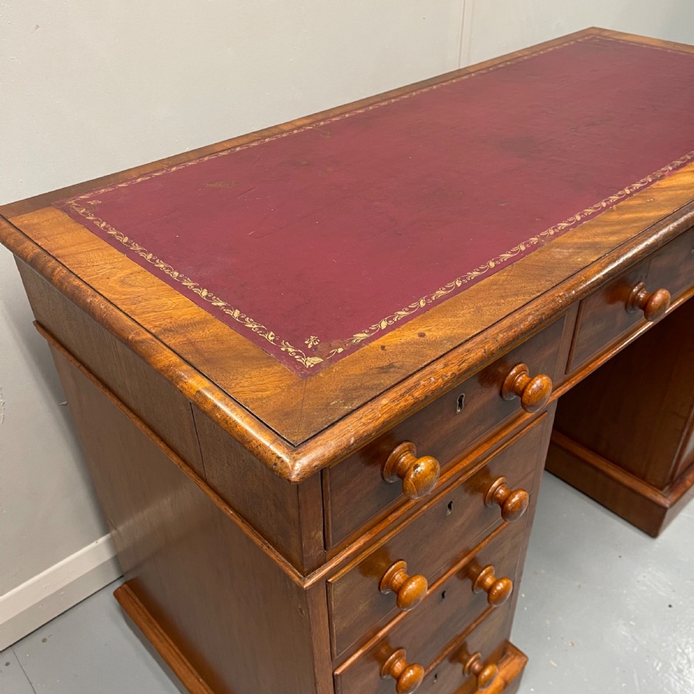 Victorian kneehole pedestal desk with leather top View III
