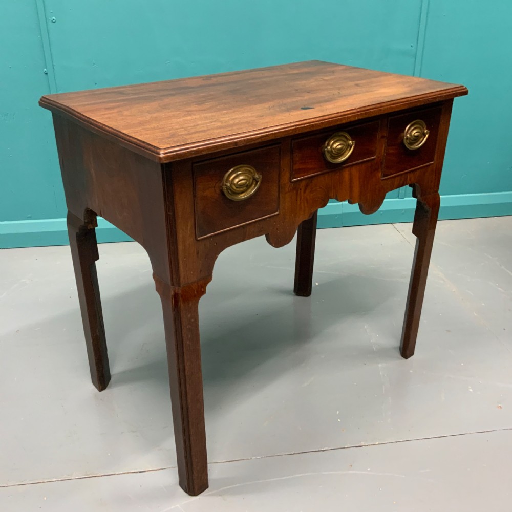 Georgian mahogany “lowboy” side lamp table View III