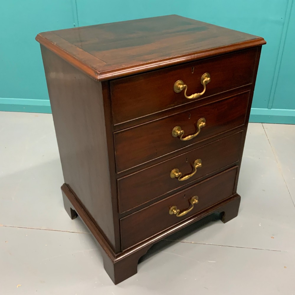 Small Georgian four drawer chest 