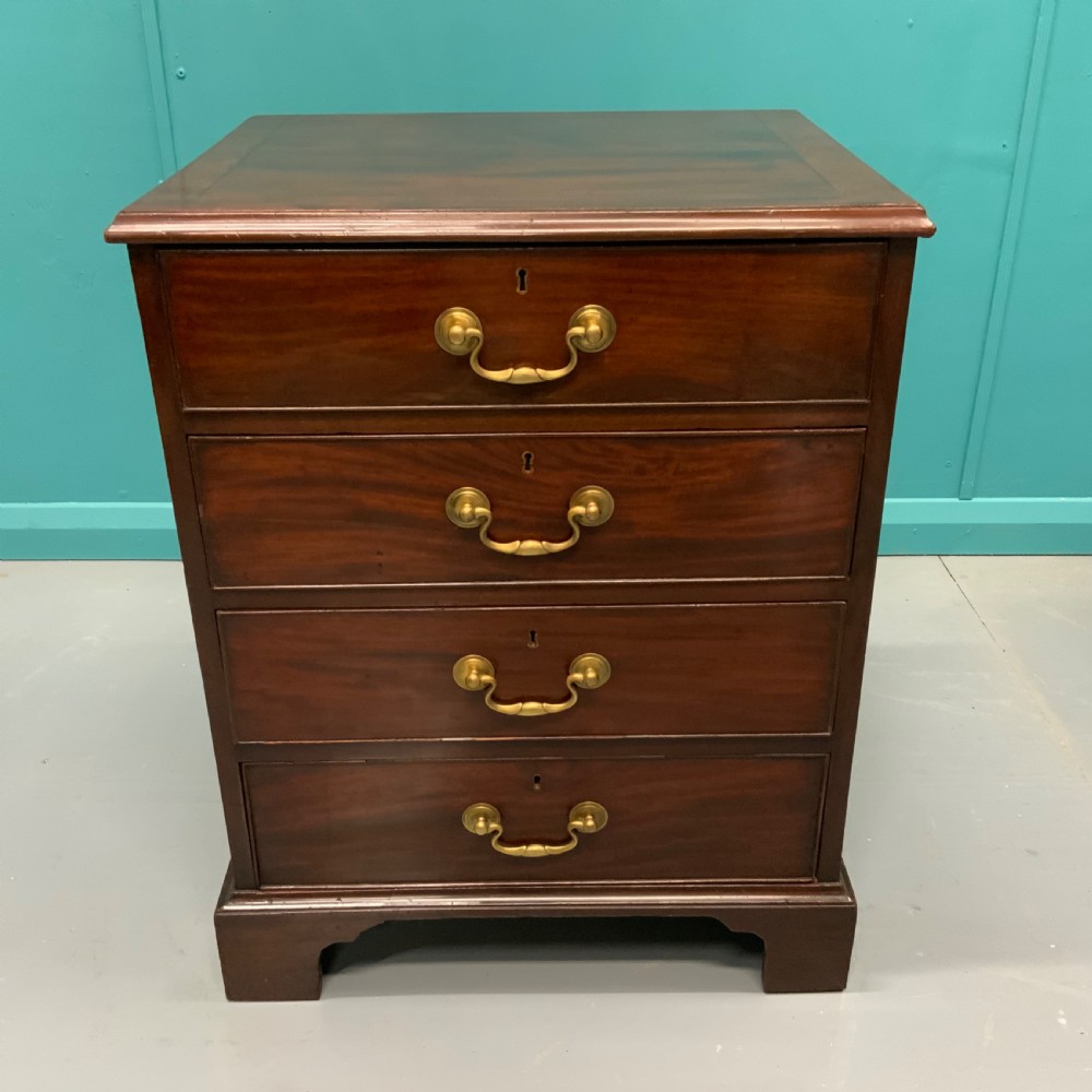 Small Georgian four drawer chest  View II
