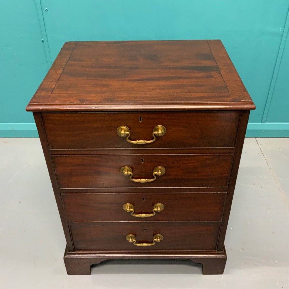 Small Georgian four drawer chest  View IV