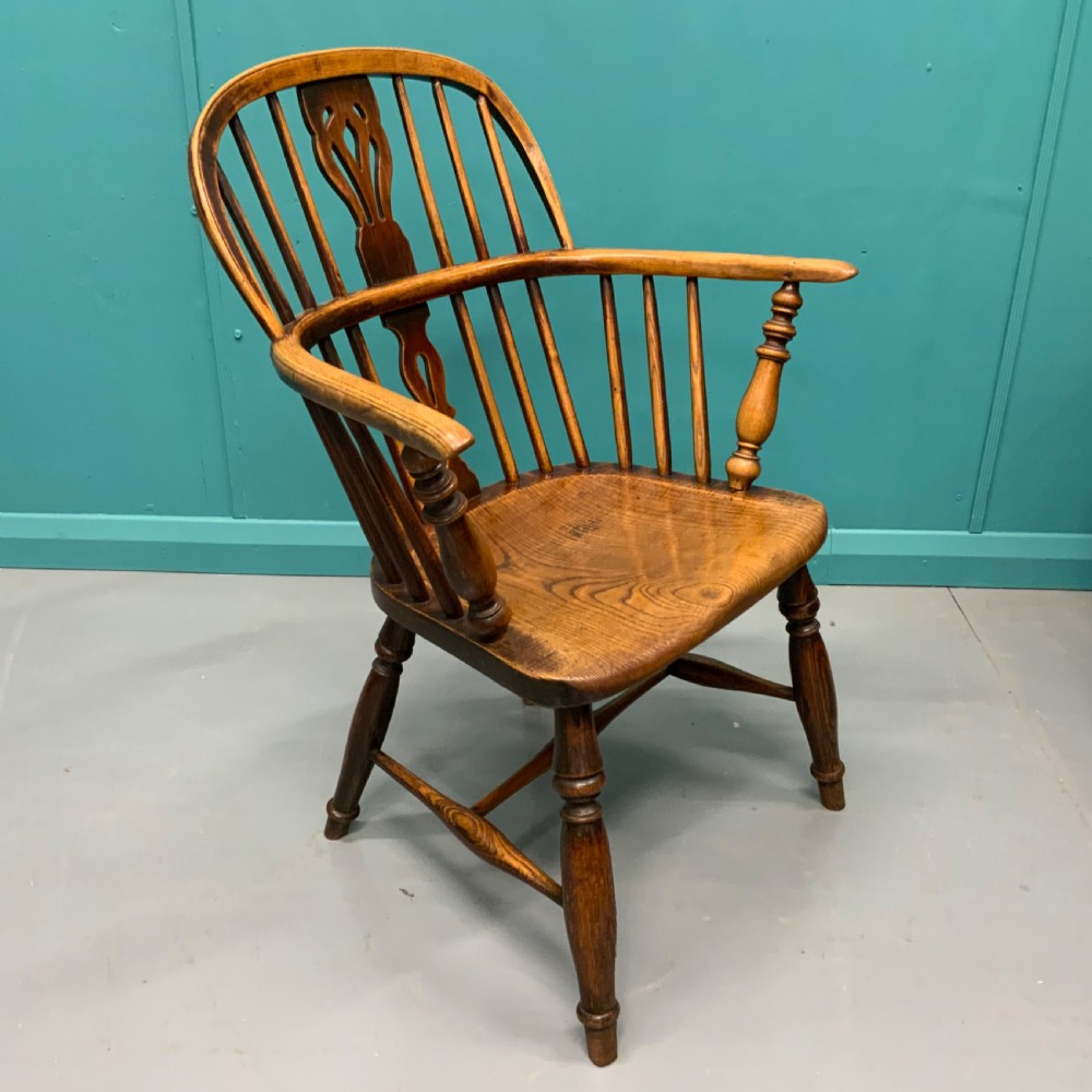 19th century ash and elm Windsor armchair