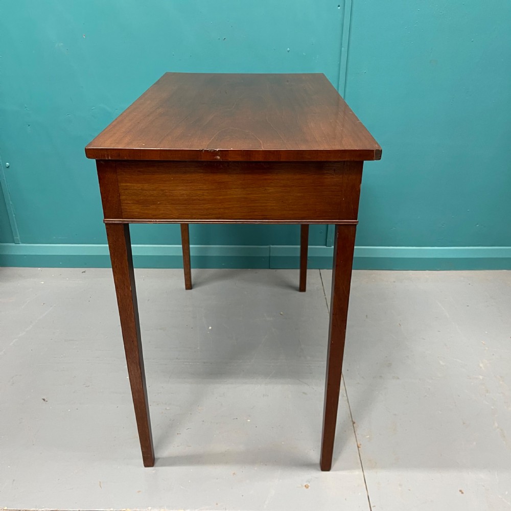 Georgian tapered leg dressing table View V