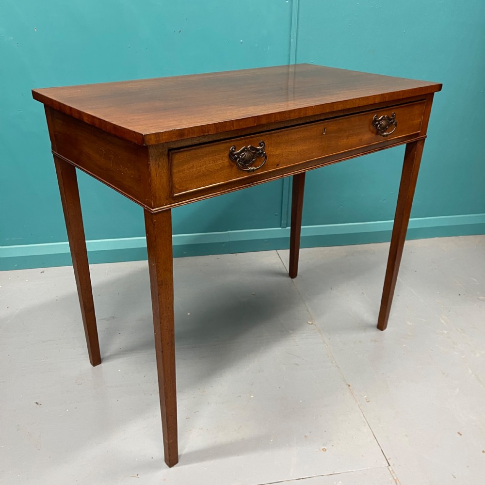 Georgian tapered leg dressing table View VII
