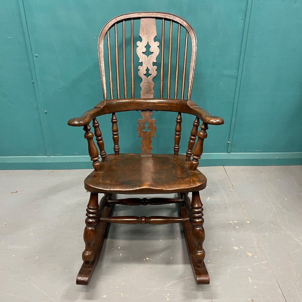19th century ash and elm Rocking chair View III