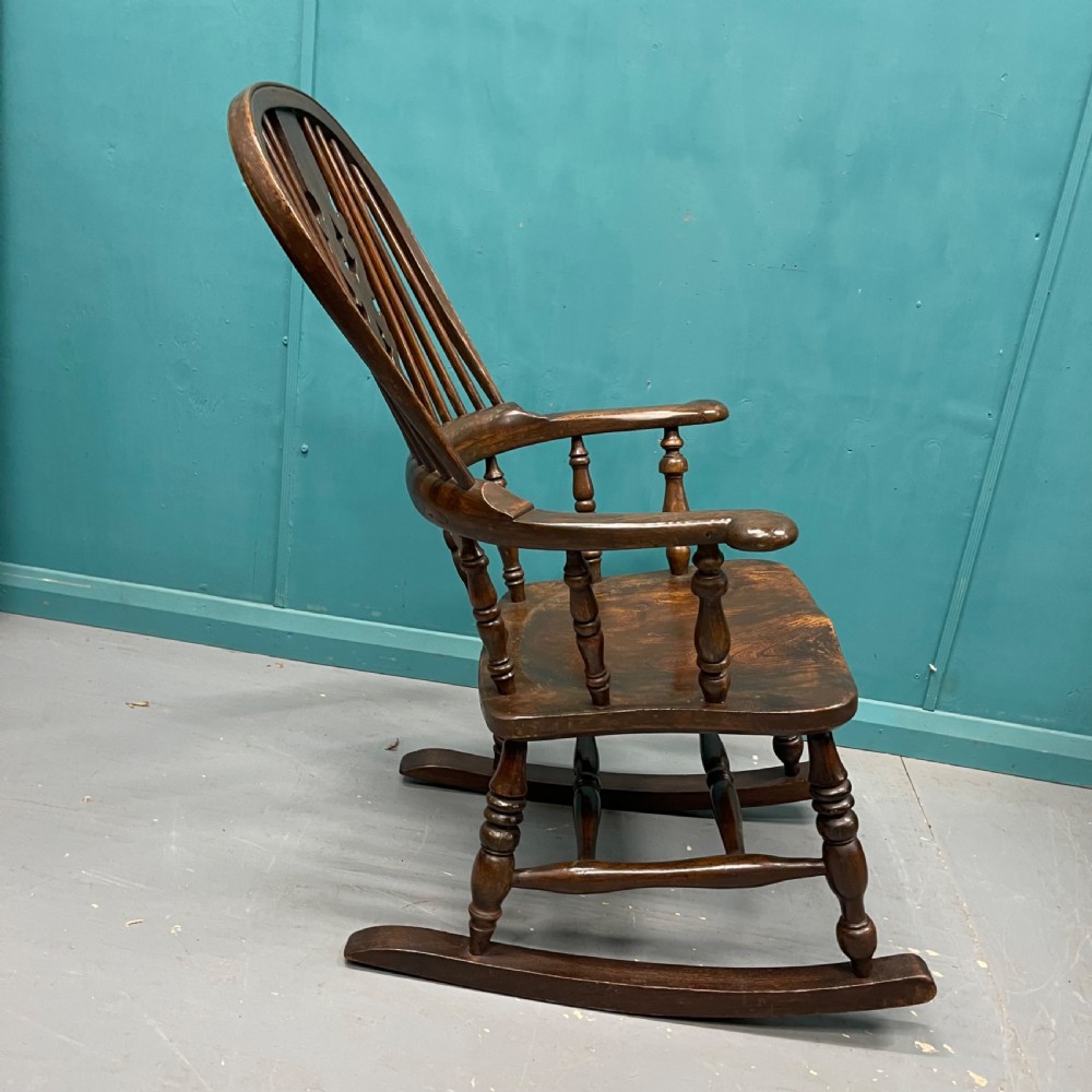 19th century ash and elm Rocking chair View VII
