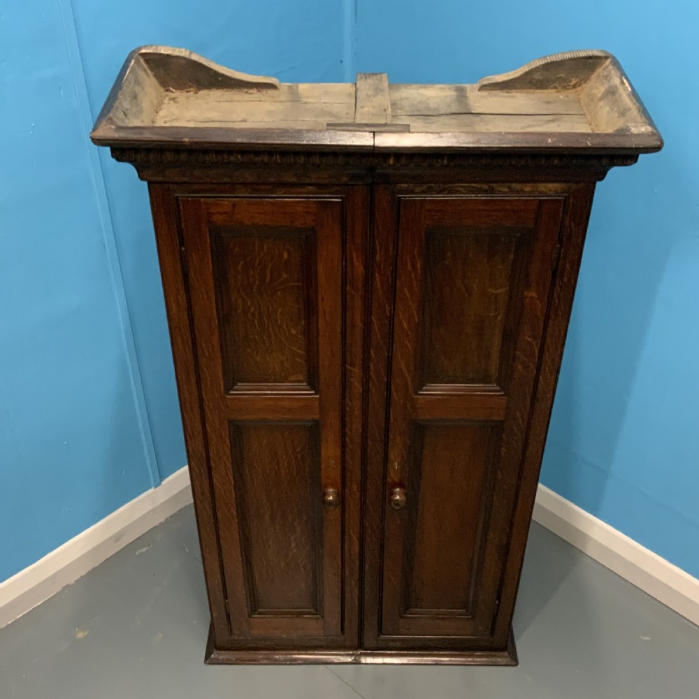Georgian oak panelled hanging cupboard  View IV