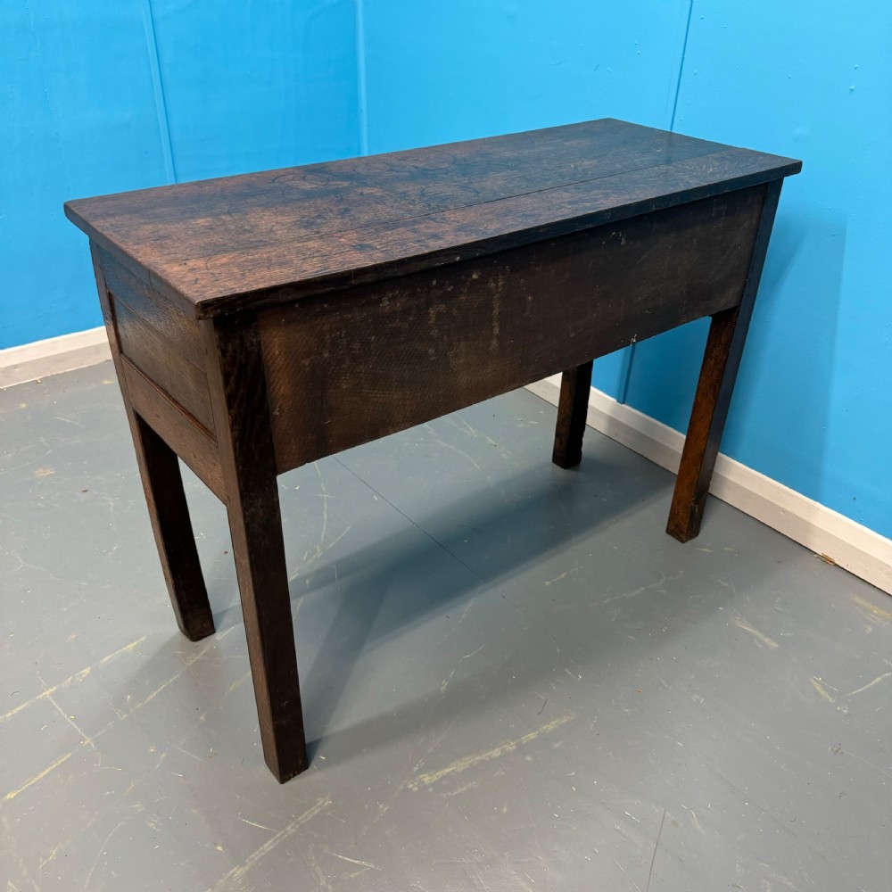 Late 18th century oak dresser base  View VIII
