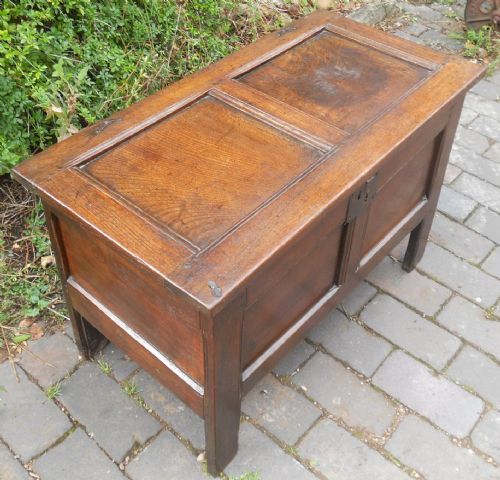 ANTIQUE SMALL OAK BLANKET CHEST - ADDITIONAL PHOTO 1