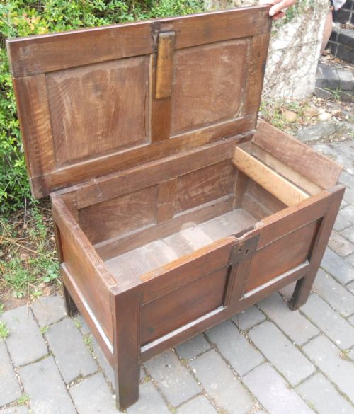 ANTIQUE SMALL OAK BLANKET CHEST - ADDITIONAL PHOTO 6