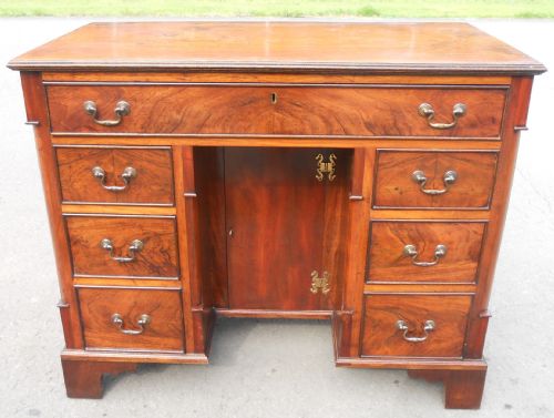 GEORGIAN STYLE SMALL MAHOGANY WRITING DESK - ADDITIONAL PHOTO 1