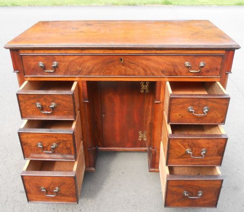 GEORGIAN STYLE SMALL MAHOGANY WRITING DESK - ADDITIONAL PHOTO 7