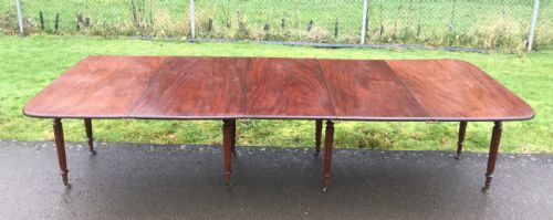 Regency Mahogany Extending Dining Table to Seat Twelve