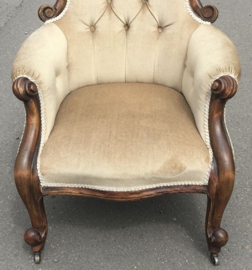 VICTORIAN MAHOGANY BALLOON BACK FIRESIDE ARMCHAIR - ADDITIONAL PHOTO 3