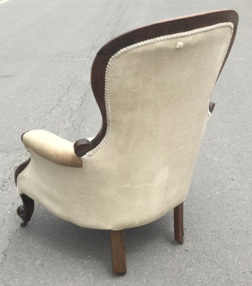 VICTORIAN MAHOGANY BALLOON BACK FIRESIDE ARMCHAIR - ADDITIONAL PHOTO 4