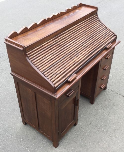 EDWARDIAN MAHOGANY PEDESTAL ROLLTOP DESK - ADDITIONAL PHOTO 15