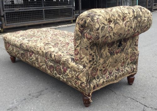 VICTORIAN UPHOLSTERED RECLINING DAYBED - ADDITIONAL PHOTO 2