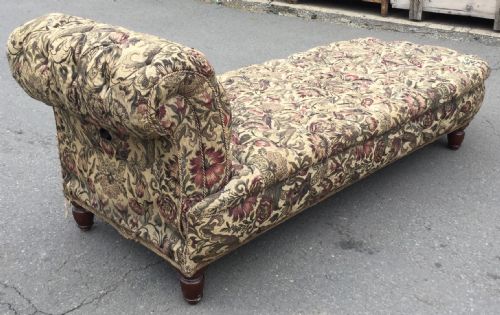 VICTORIAN UPHOLSTERED RECLINING DAYBED - ADDITIONAL PHOTO 6