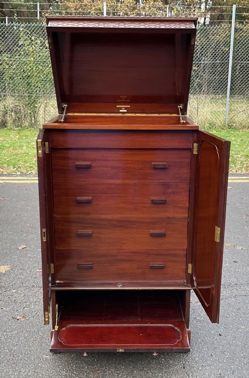 CHIPPENDALE STYLE MAHOGANY CABINET - ADDITIONAL PHOTO 6