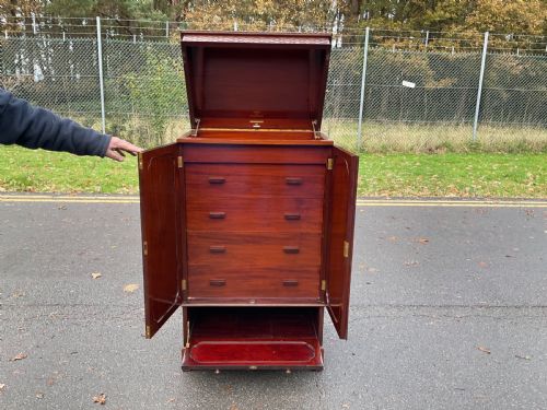 CHIPPENDALE STYLE MAHOGANY CABINET - ADDITIONAL PHOTO 8