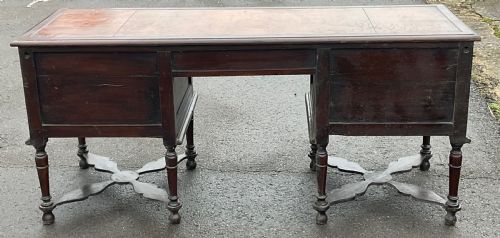 LARGE OAK WRITING DESK - ADDITIONAL PHOTO 3
