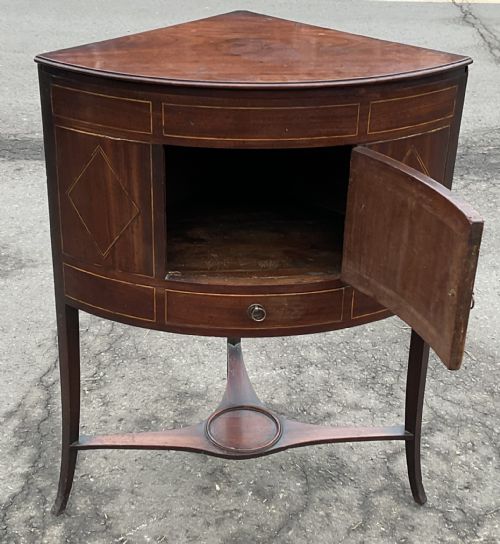 GEORGIAN INLAID MAHOGANY STANDING CORNER CUPBOARD - ADDITIONAL PHOTO 7