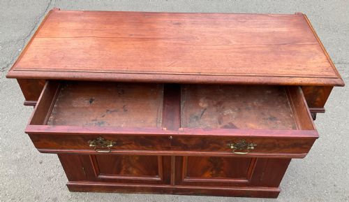 VICTORIAN MAHOGANY TWO DOOR SIDEBOARD - ADDITIONAL PHOTO 4