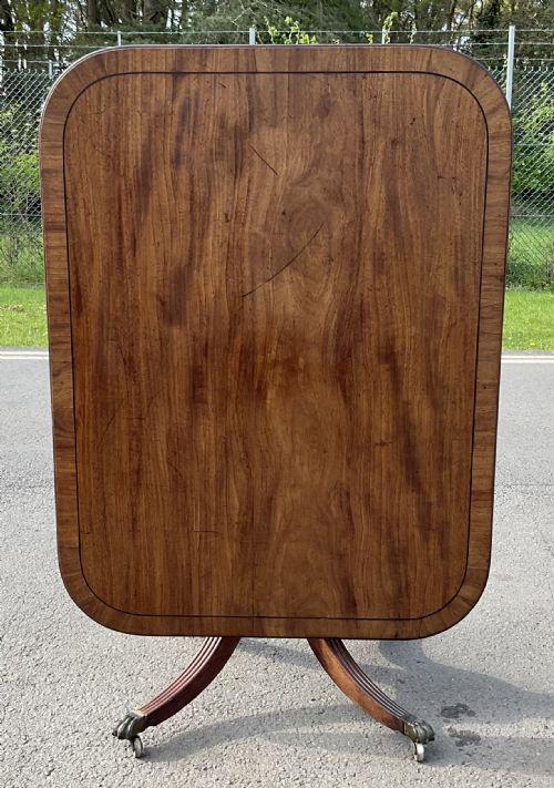 GEORGIAN MAHOGANY BREAKFAST TABLE