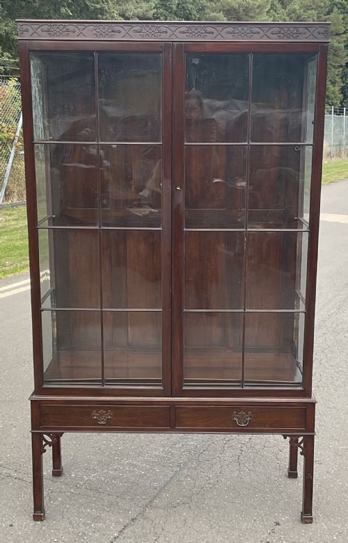 CHIPPENDALE STYLE MAHOGANY DISPLAY CABINET - ADDITIONAL PHOTO 1