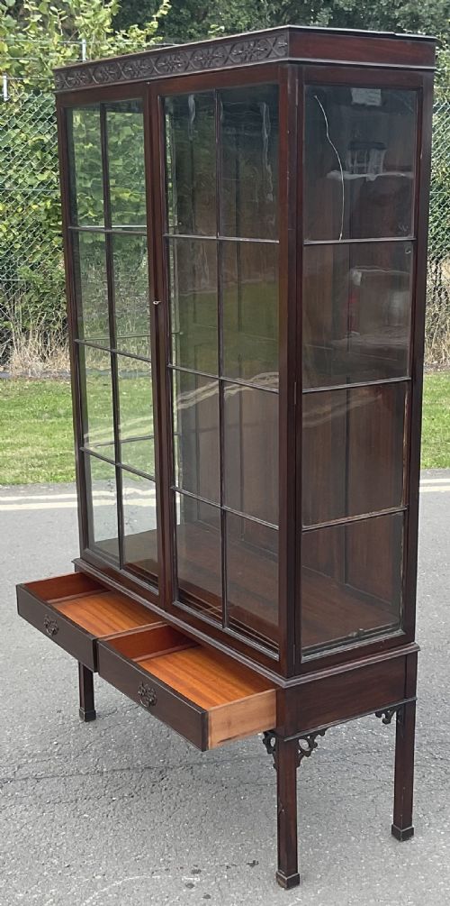CHIPPENDALE STYLE MAHOGANY DISPLAY CABINET - ADDITIONAL PHOTO 7