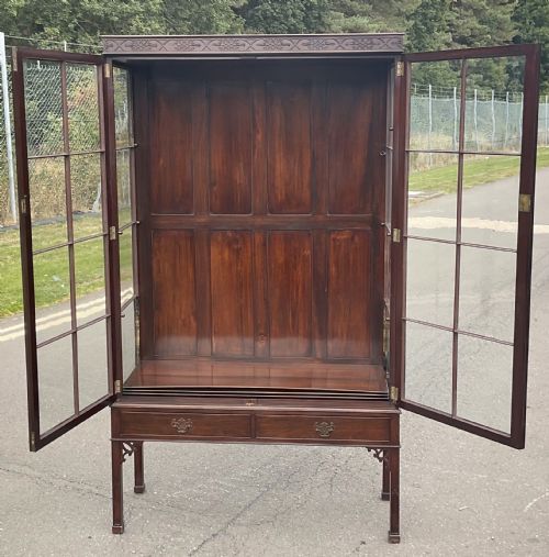 CHIPPENDALE STYLE MAHOGANY DISPLAY CABINET - ADDITIONAL PHOTO 8