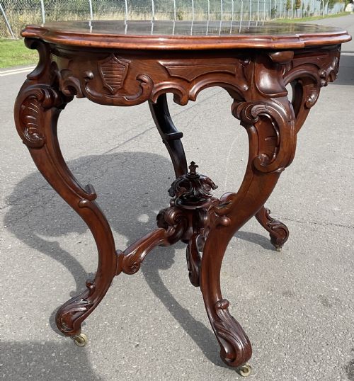 VICTORIAN OVAL MAHOGANY SHAPED TOP CENTRE TABLE - ADDITIONAL PHOTO 3
