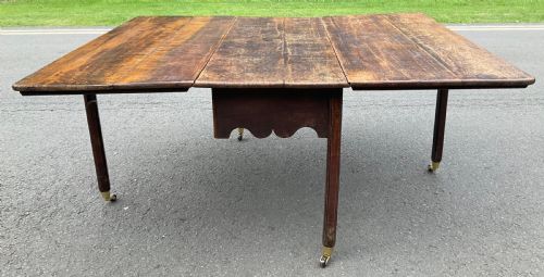 GEORGIAN LARGE OAK DROPLEAF DINING TABLE TO SEAT EIGHT - ADDITIONAL PHOTO 1