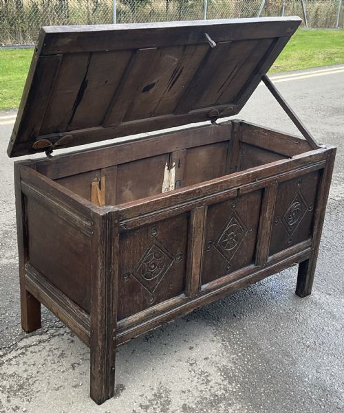 ANTIQUE OAK CARVED BLANKET CHEST - ADDITIONAL PHOTO 15