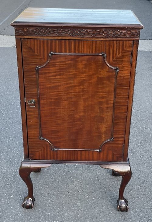 EDWARDIAN MAHOGANY MUSIC CABINET - ADDITIONAL PHOTO 1